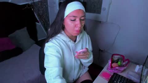 Snapshot of eilen_pink chatting on 31, 3, 2026 EILIN PINK online show from 31, 3, 2026