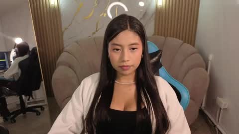 Snapshot of eimy18_b chatting on 9, 5, 2026 eimy18_b online show from 9, 5, 2026