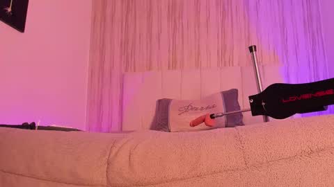 Snapshot of eimy_angels chatting on 28, 10, 2025 eimy online show from 28, 10, 2025