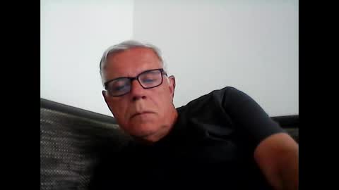 Snapshot of eisbaer1957 chatting on 1, 5, 2026 eisbaer1957 online show from 1, 5, 2026