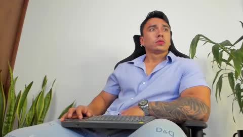 EITHAN CONOR online show from 25, 9, 2025