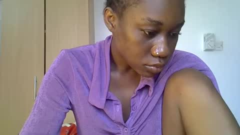 Snapshot of el_petite chatting on 10, 12, 2024 petite online show from 10, 12, 2024