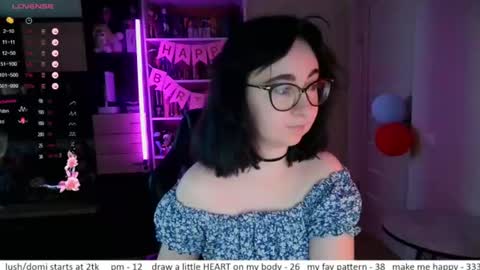 Snapshot of el_sweety chatting on 16, 7, 2026 If you like it when I meow give me a thumbs up online show from 16, 7, 2026