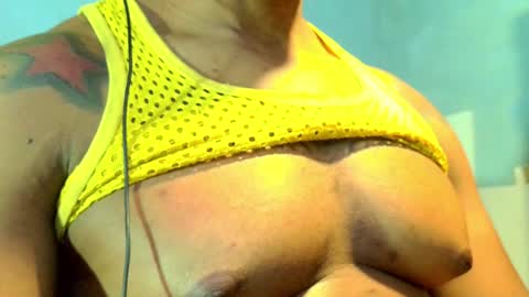 Snapshot of el_vecino_m chatting on 8, 6, 2026 el_vecino_m online show from 8, 6, 2026