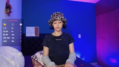Snapshot of ela_0 chatting on 7, 10, 2025 Ela  Help me reach 100 thumbs up online show from 7, 10, 2025