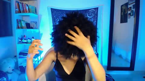 Snapshot of ela_0 chatting on 2, 4, 2026 Ela Help me reach 100 thumbs up online show from 2, 4, 2026