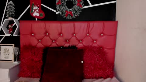 Snapshot of ela_hilton3 chatting on 19, 12, 2024 Ela online show from 19, 12, 2024