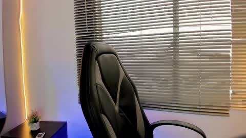 Elaia online show from 4, 12, 2024