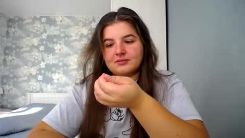 Elanis online show from 8, 10, 2025