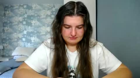 Snapshot of elanis_blair chatting on 10, 3, 2026 Elanis online show from 10, 3, 2026