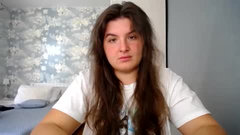 Snapshot of elanis_blair chatting on 9, 4, 2026 Elanis online show from 9, 4, 2026