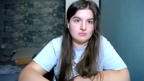 Snapshot of elanis_blair chatting on 18, 4, 2026 Elanis online show from 18, 4, 2026