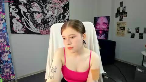 Snapshot of elara_irving chatting on 5, 7, 2026 Elly online show from 5, 7, 2026