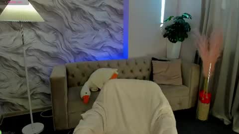 Snapshot of elara_irving chatting on 6, 7, 2026 Elly online show from 6, 7, 2026