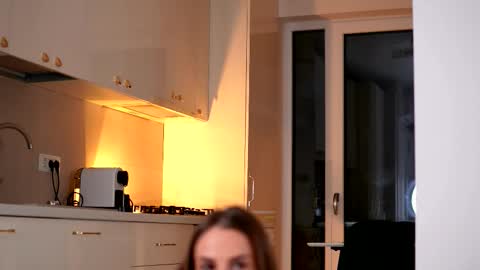 elarashine online show from 16, 3, 2026