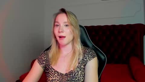 Snapshot of elaravoltage chatting on 30, 3, 2026 elaravoltage online show from 30, 3, 2026