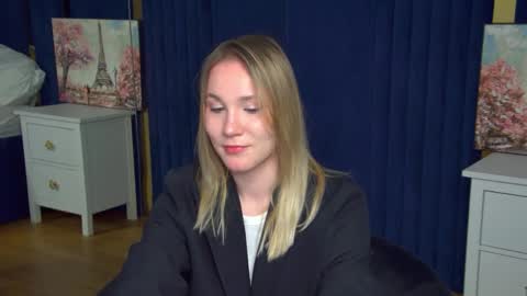 Snapshot of elaravoltage chatting on 31, 3, 2026 elaravoltage online show from 31, 3, 2026