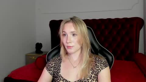 Snapshot of elaravoltage chatting on 14, 5, 2026 elaravoltage online show from 14, 5, 2026