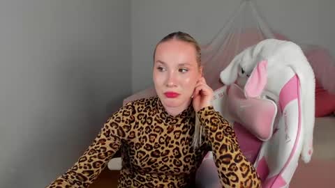 Snapshot of elaravoltage chatting on 31, 5, 2026 elaravoltage online show from 31, 5, 2026