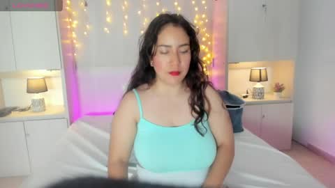 Snapshot of elarey_ chatting on 15, 4, 2026 elarey_ online show from 15, 4, 2026
