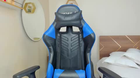 Snapshot of elawalker1 chatting on 28, 10, 2025 Ela online show from 28, 10, 2025