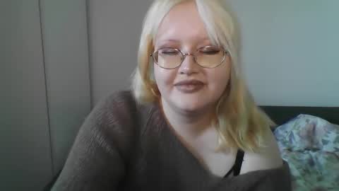 elayne_sweet online show from 15, 4, 2026