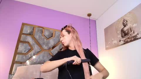 Snapshot of electra_gosselin chatting on 4, 11, 2025 electra_gosselin online show from 4, 11, 2025