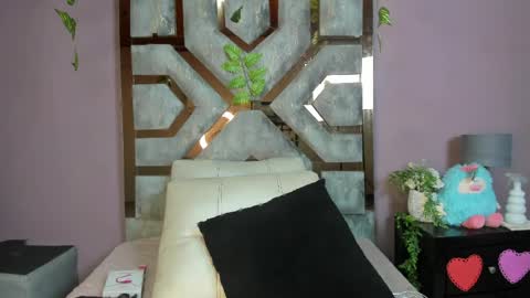 Snapshot of electra_gosselin chatting on 8, 4, 2026 electra_gosselin online show from 8, 4, 2026