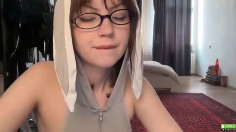 Snapshot of electric_woman chatting on 14, 7, 2026 Aleksa online show from 14, 7, 2026