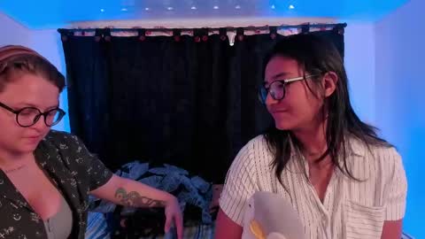 Snapshot of electricnightsxxx chatting on 25, 5, 2026 LEXA CLARKE online show from 25, 5, 2026