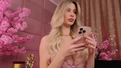 Eleine online show from 25, 11, 2025