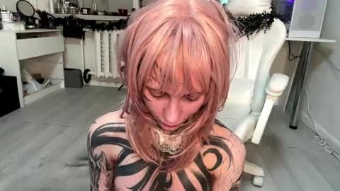 Mia online show from 16, 4, 2026