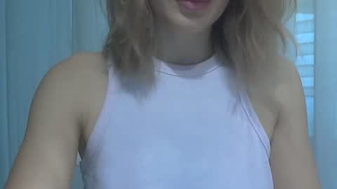 Snapshot of elenadream4990 chatting on 3, 3, 2026 elenadream4990 online show from 3, 3, 2026