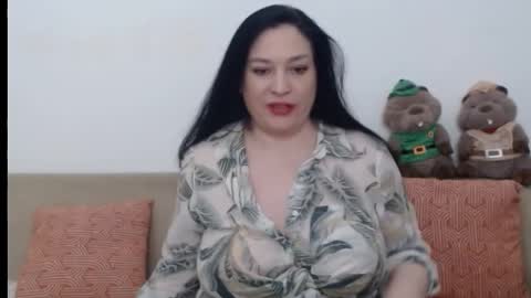 Snapshot of elenatroyy chatting on 4, 3, 2025 ElenaTroyy online show from 4, 3, 2025
