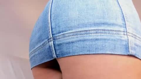 Elena  online show from 9, 4, 2026