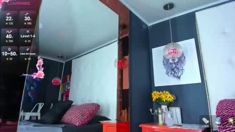 Snapshot of elianfoxter chatting on 8, 11, 2025 ---Elian--- online show from 8, 11, 2025