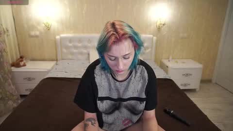 Luna online show from 5, 10, 2025