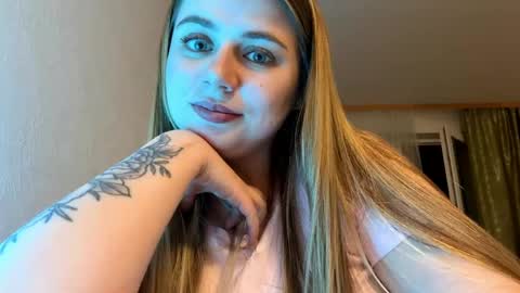 Snapshot of elidiaguariglia chatting on 4, 5, 2026 Louise online show from 4, 5, 2026