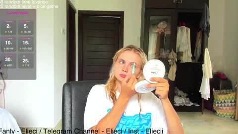 Snapshot of elie_ci chatting on 8, 12, 2024 online show from 8, 12, 2024