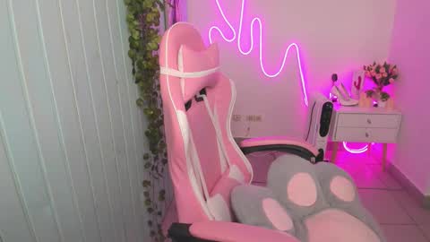 elieiza_xo online show from 26, 11, 2025