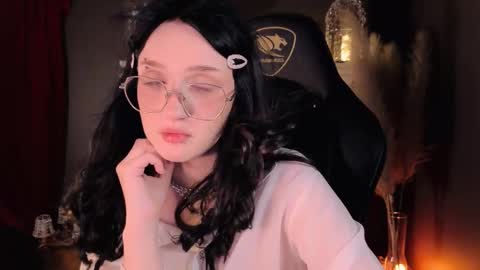 Ellie online show from 16, 9, 2025