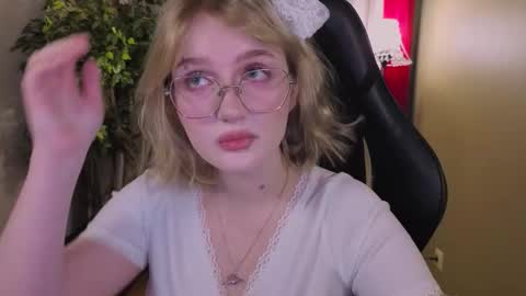 Ellie online show from 5, 3, 2026