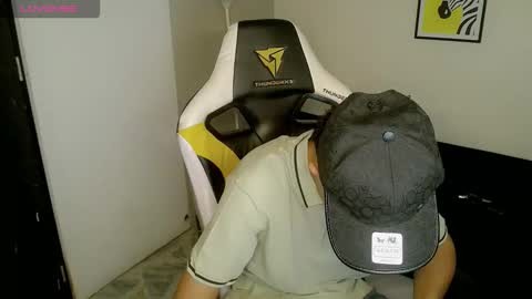 Snapshot of elii_797 chatting on 14, 10, 2025 bby-santy online show from 14, 10, 2025