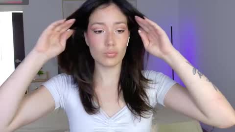 eliiih_ online show from 28, 9, 2025