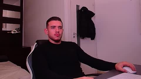 ElijahThorne online show from 22, 12, 2025