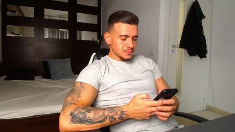 Snapshot of elijahthorne chatting on 3, 3, 2026 ElijahThorne online show from 3, 3, 2026