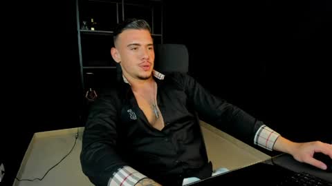 Snapshot of elijahthorne chatting on 9, 4, 2026 ElijahThorne online show from 9, 4, 2026