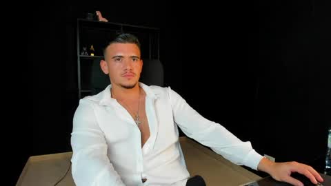 Snapshot of elijahthorne chatting on 10, 4, 2026 ElijahThorne online show from 10, 4, 2026