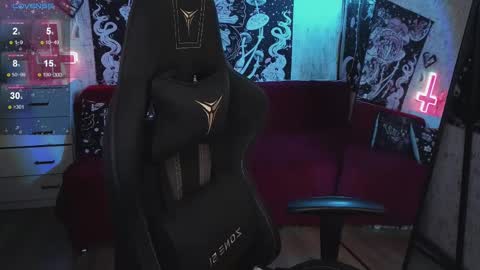 Snapshot of elika_kay chatting on 21, 2, 2025 MORE ME online show from 21, 2, 2025