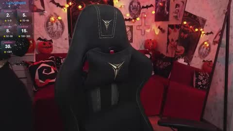 Snapshot of elika_kay chatting on 17, 10, 2025 MORE ME online show from 17, 10, 2025